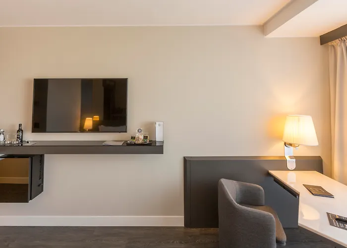 The Nicolaus מלון בארי