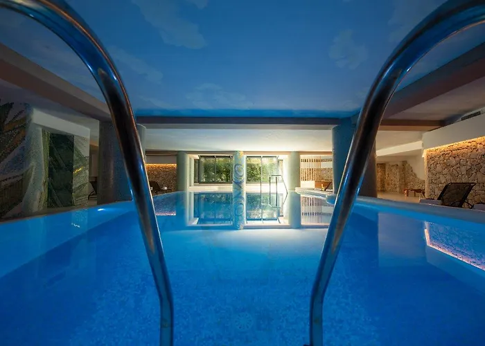 The Nicolaus מלון