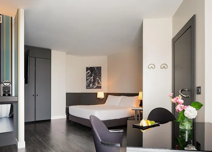 The Nicolaus 4* בארי