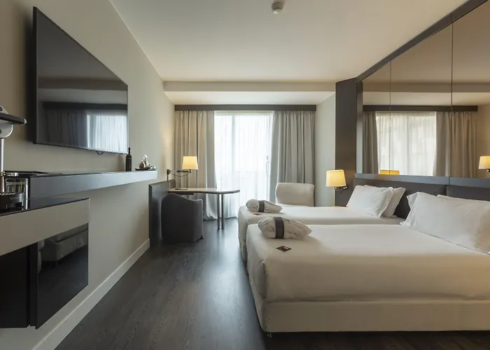 The Nicolaus מלון